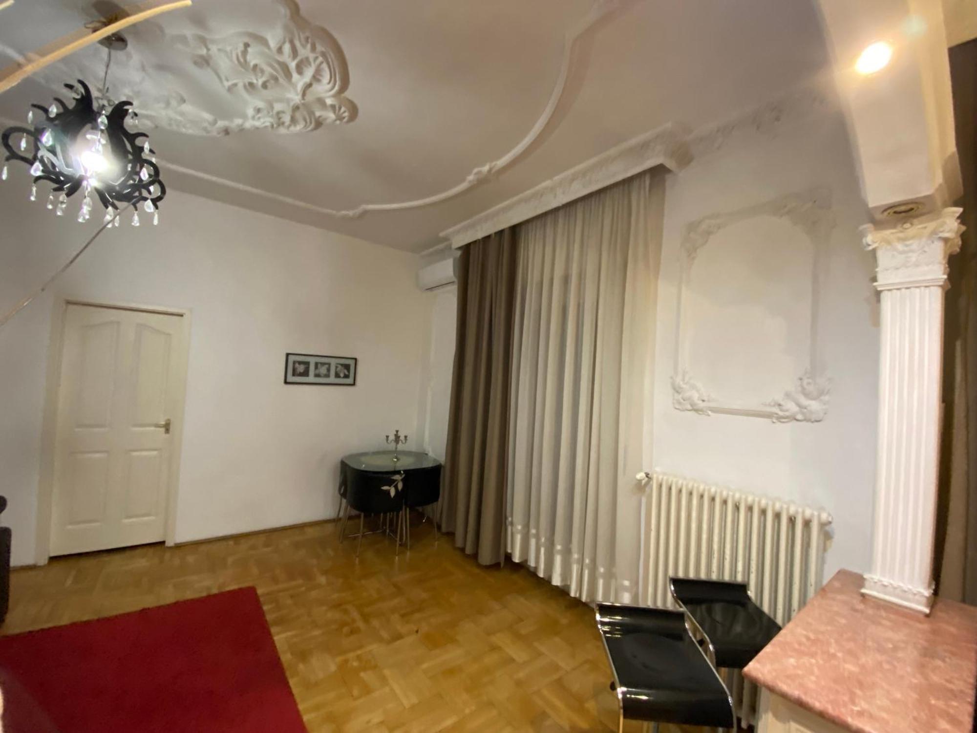Apartament Heart Of The 2 Bedrooms, Living Rooms, Bathrooms, With Ac