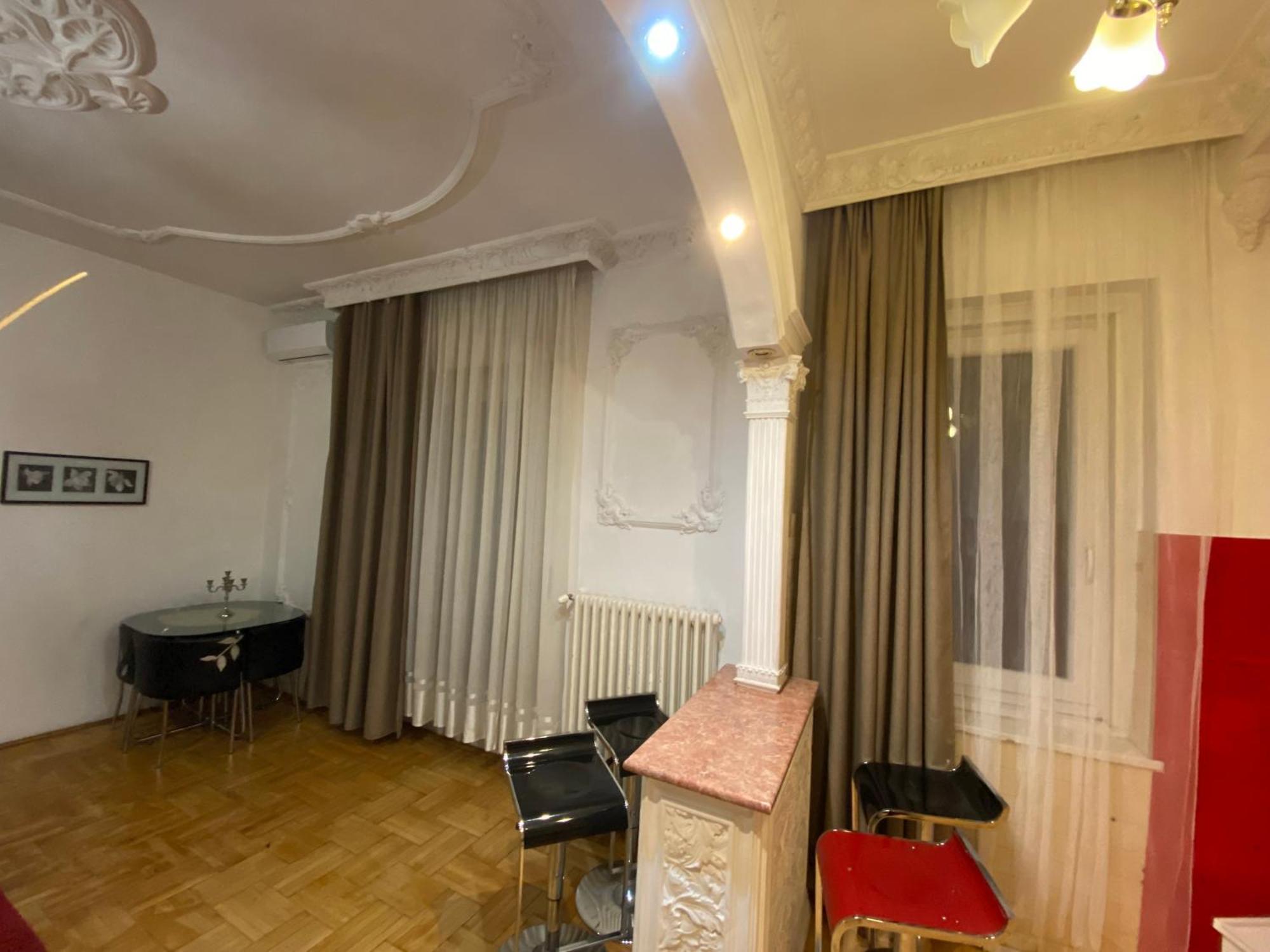 Heart Of The 2 Bedrooms, Living Rooms, Bathrooms, With Ac Budapesta