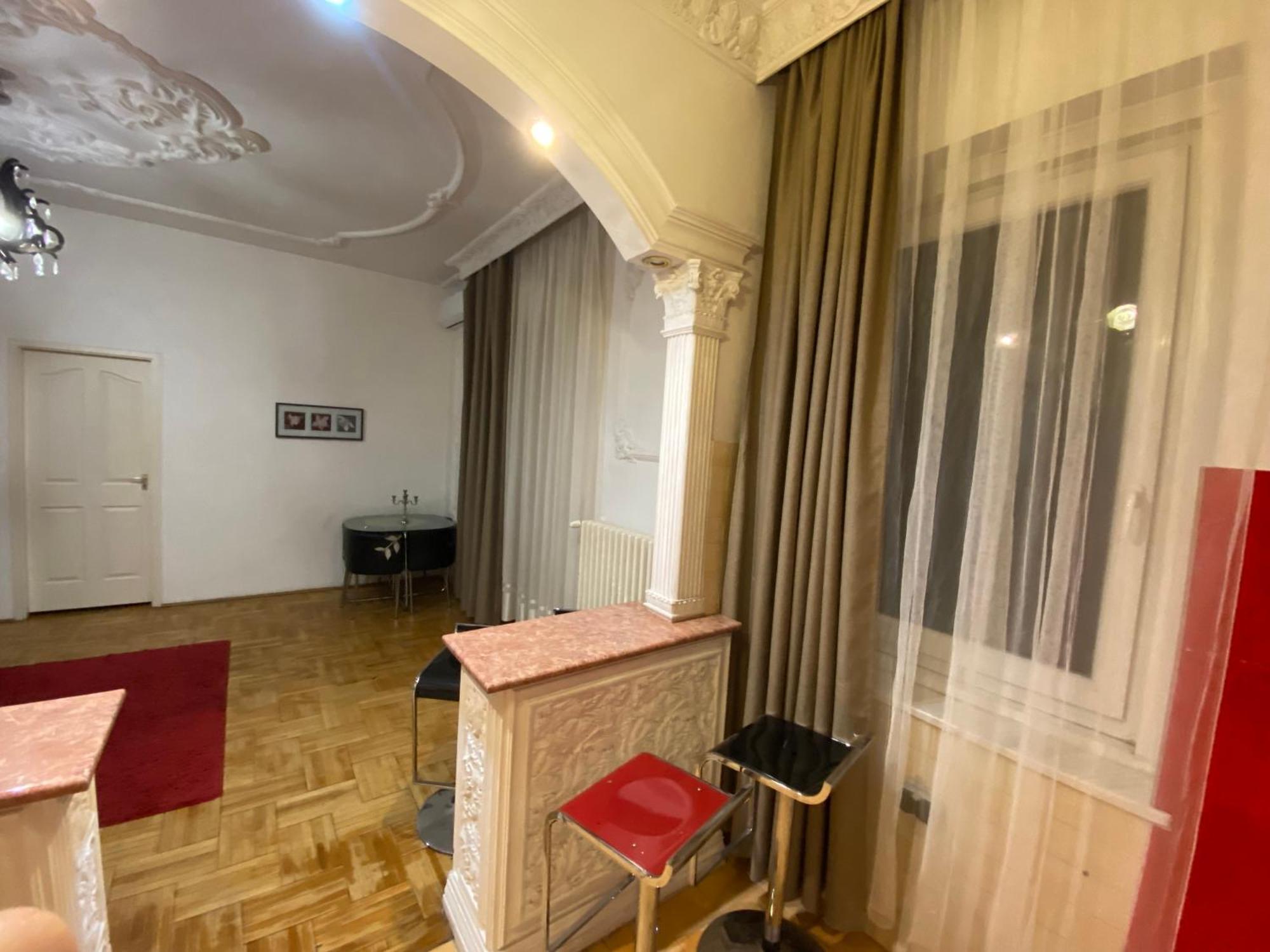 Apartament Heart Of The 2 Bedrooms, Living Rooms, Bathrooms, With Ac