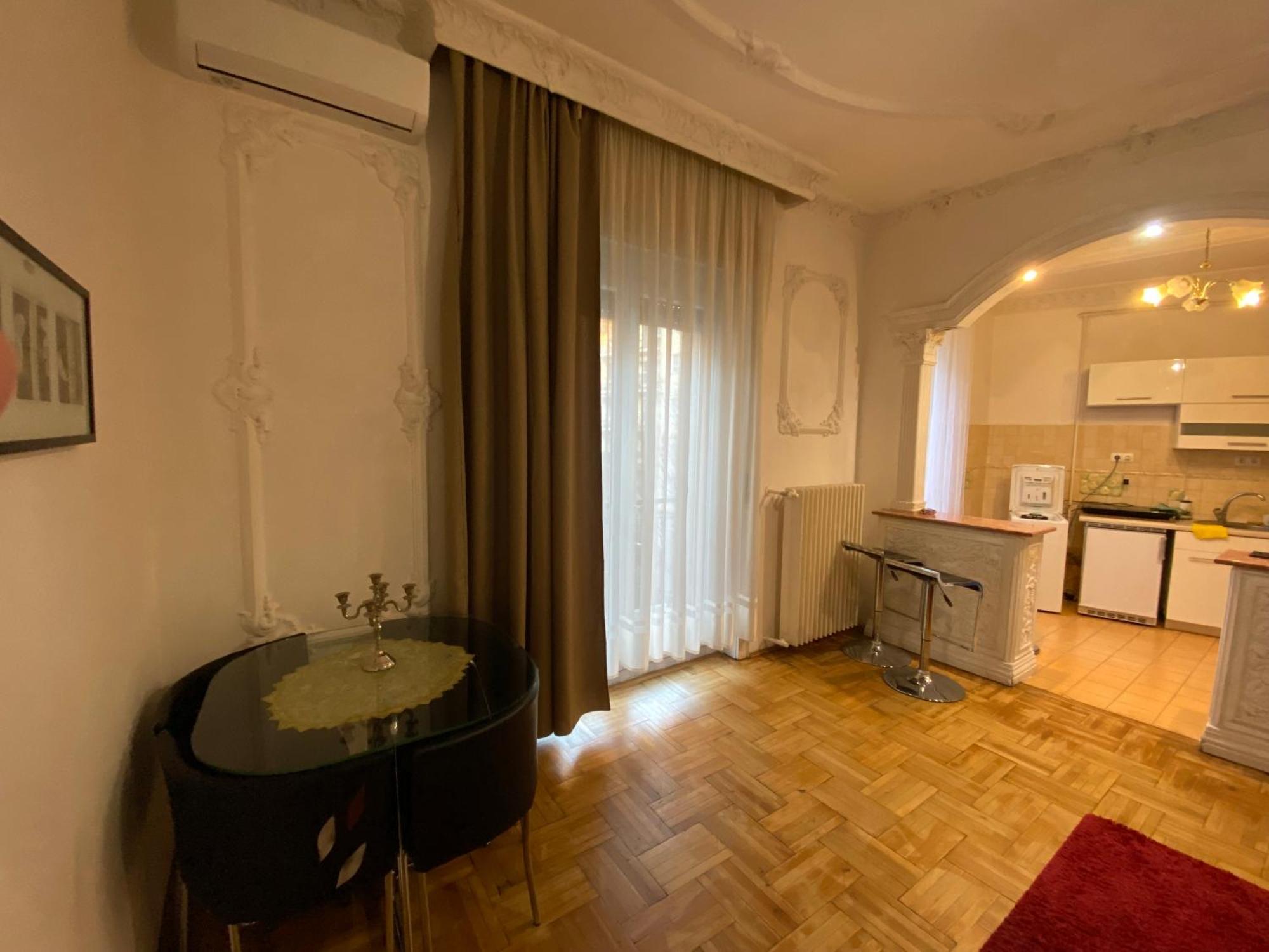 Apartament Heart Of The 2 Bedrooms, Living Rooms, Bathrooms, With Ac