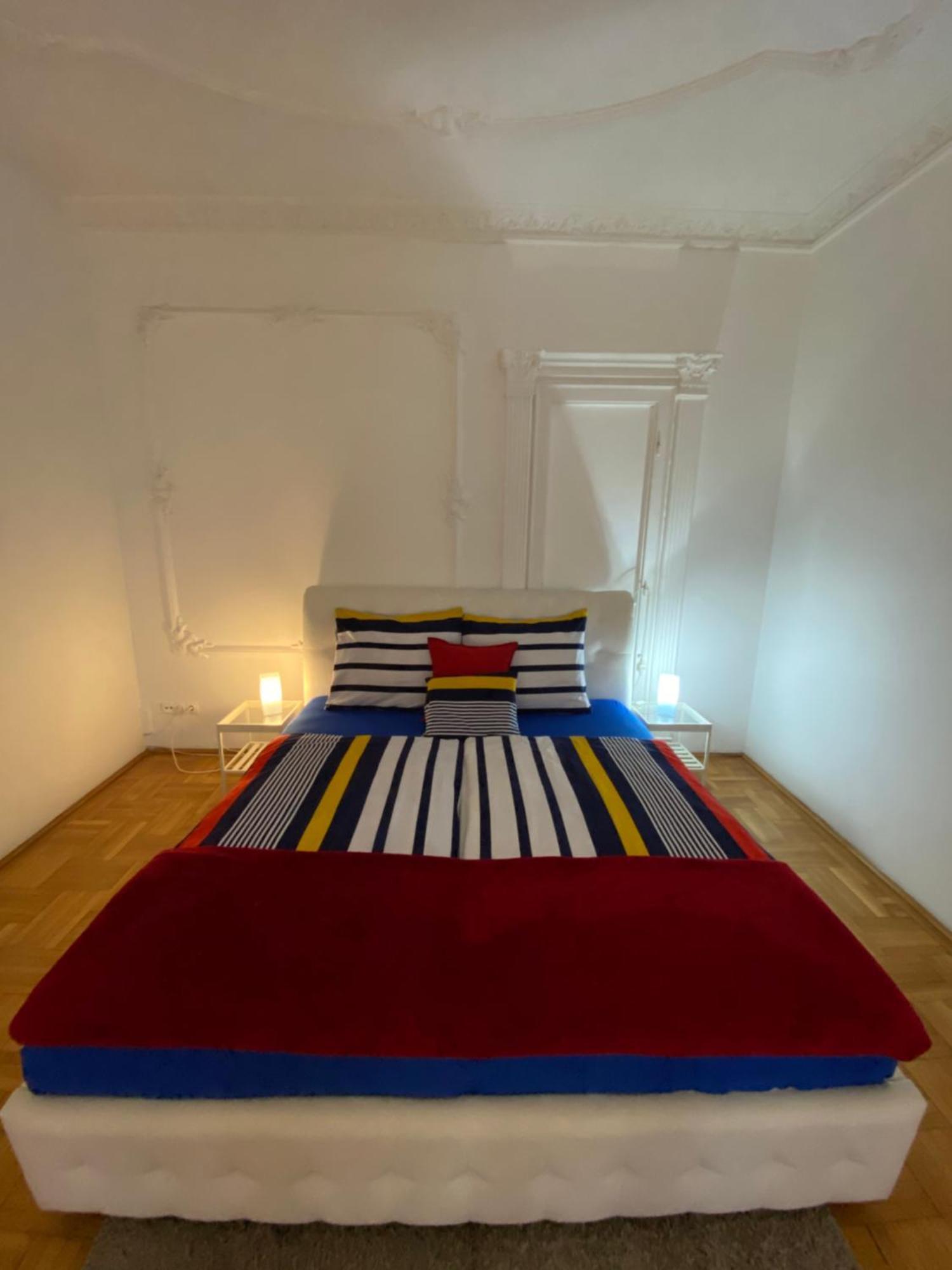 Apartament Heart Of The 2 Bedrooms, Living Rooms, Bathrooms, With Ac *
