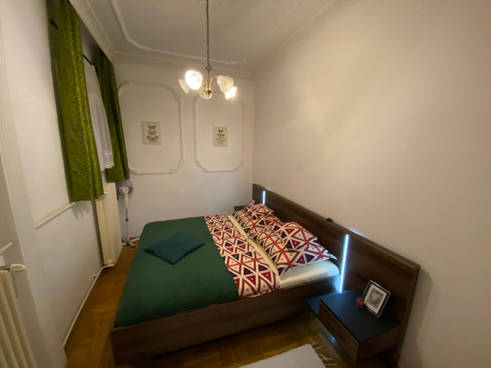 Apartament Heart Of The 2 Bedrooms, Living Rooms, Bathrooms, With Ac