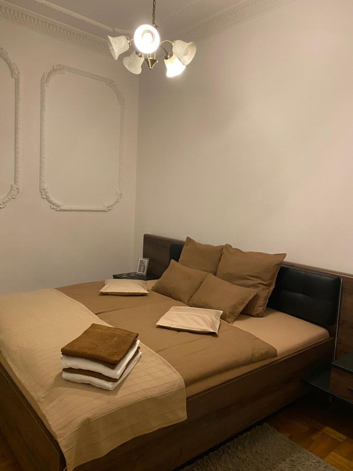 Apartament Heart Of The 2 Bedrooms, Living Rooms, Bathrooms, With Ac