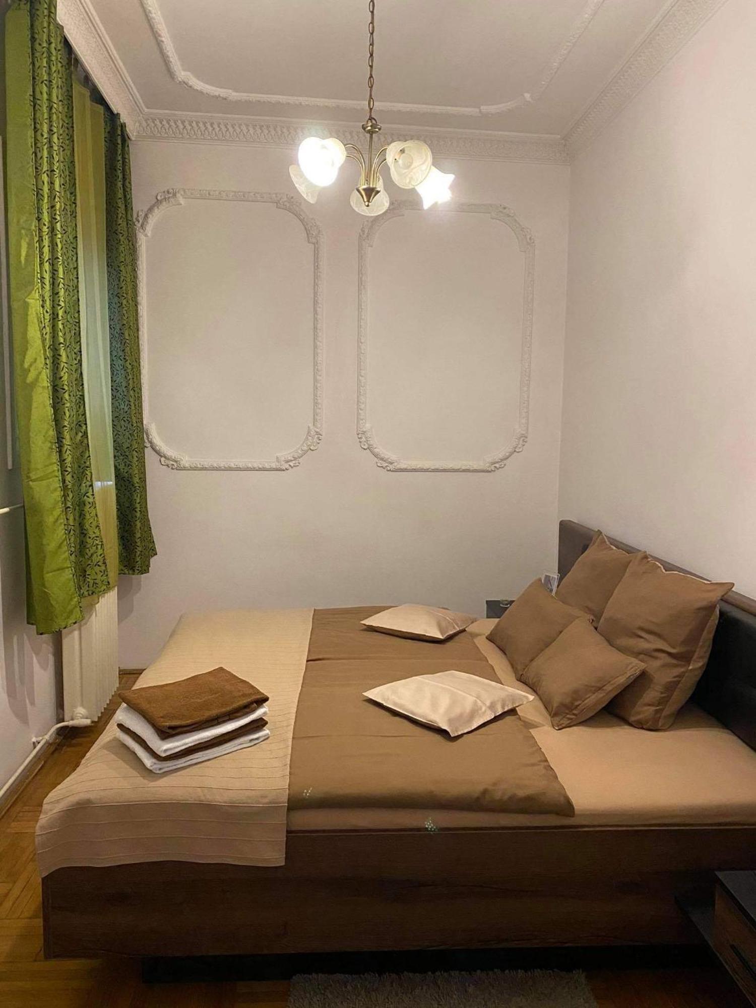 Apartament Heart Of The 2 Bedrooms, Living Rooms, Bathrooms, With Ac